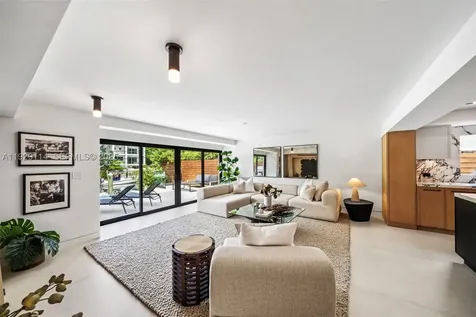 1815 Fairhaven Place Miami FL 33133
