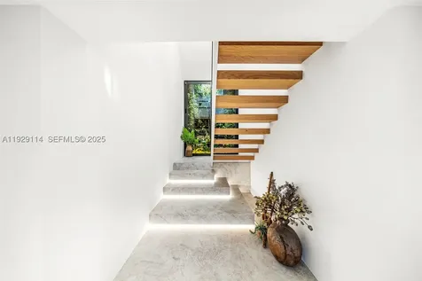 1815 Fairhaven Place Miami FL 33133