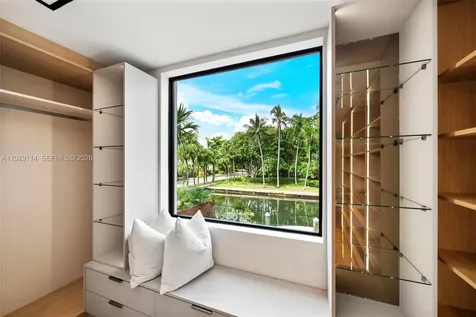 1815 Fairhaven Place Miami FL 33133