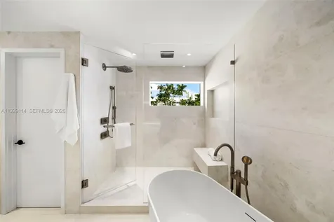 1815 Fairhaven Place Miami FL 33133