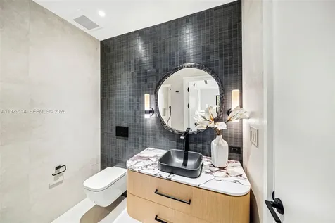 1815 Fairhaven Place Miami FL 33133