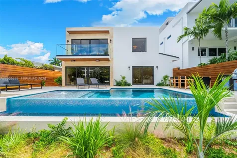 1815 Fairhaven Place Miami FL 33133