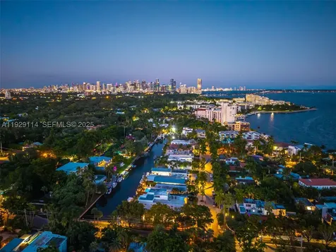 1815 Fairhaven Place Miami FL 33133