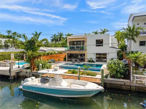 1815 Fairhaven Place Miami FL 33133