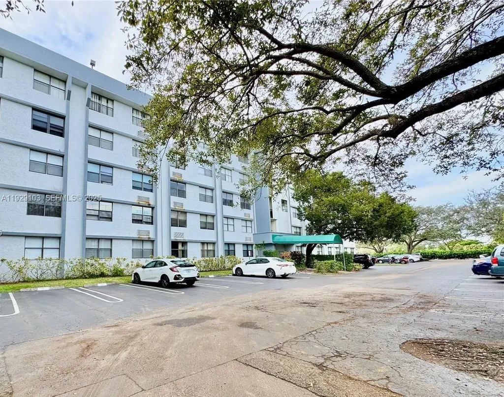 2501 Riverside Drive Coral Springs FL 33065