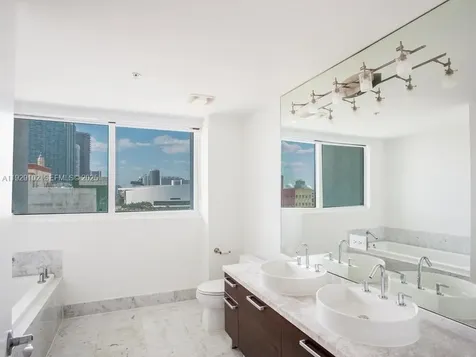 244 Biscayne Boulevard Miami FL 33132