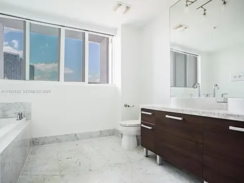 244 Biscayne Boulevard Miami FL 33132