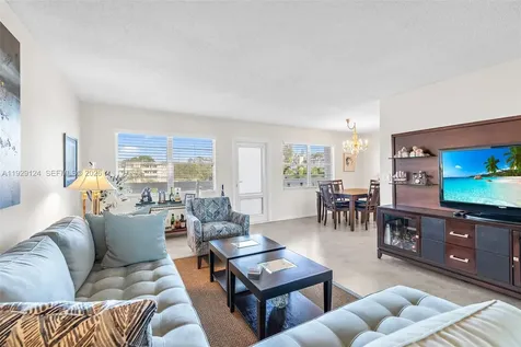 314 Grantham A Deerfield Beach FL 33442