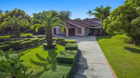 300 SW 123rd Avenue Miami FL 33184