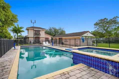 300 SW 123rd Avenue Miami FL 33184