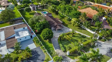 300 SW 123rd Avenue Miami FL 33184