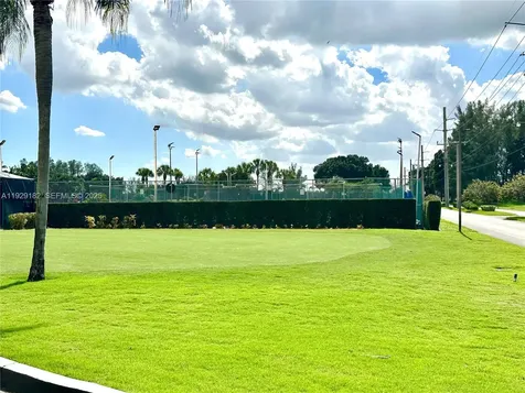 8990 S Hollybrook Boulevard Pembroke Pines FL 33025