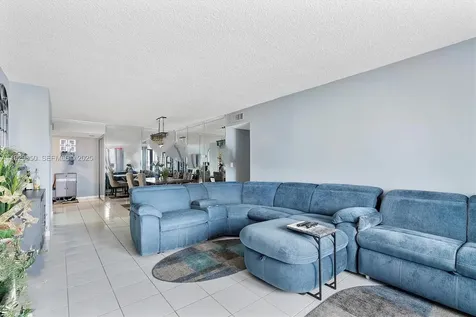 2401 S Ocean Drive Hollywood FL 33019