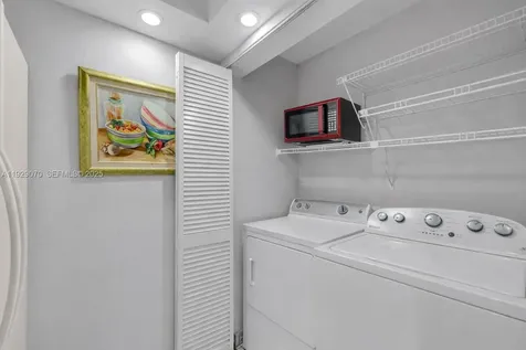3200 Collins Avenue Miami Beach FL 33140