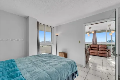 3200 Collins Avenue Miami Beach FL 33140