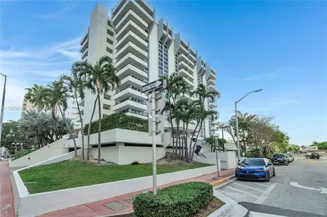 3200 Collins Avenue Miami Beach FL 33140
