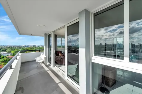3200 Collins Avenue Miami Beach FL 33140