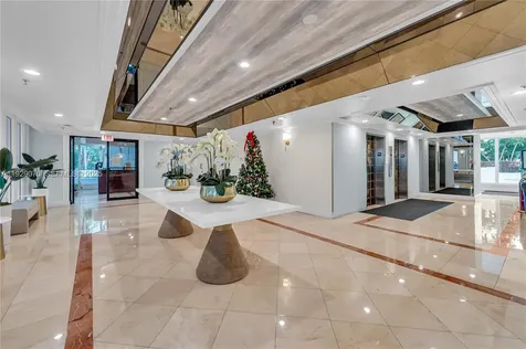 3200 Collins Avenue Miami Beach FL 33140