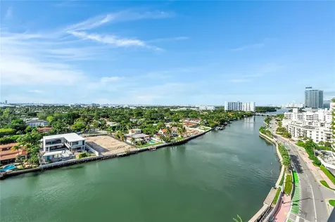 3200 Collins Avenue Miami Beach FL 33140