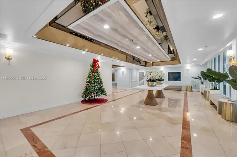 3200 Collins Avenue Miami Beach FL 33140
