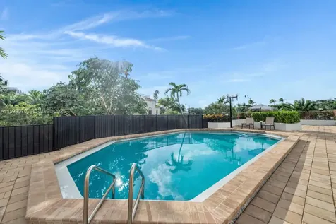 3200 Collins Avenue Miami Beach FL 33140