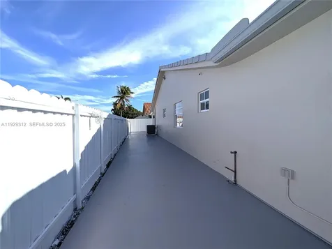 7199 W 30th Court Hialeah FL 33018