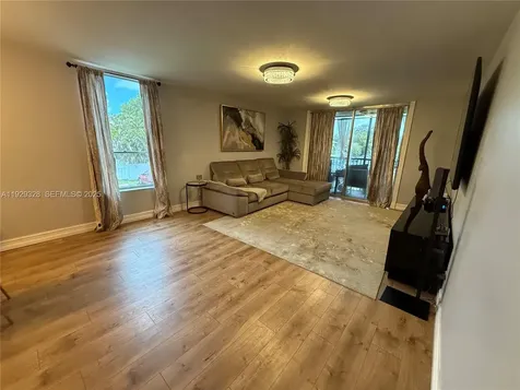 7173 Orange Drive Davie FL 33314