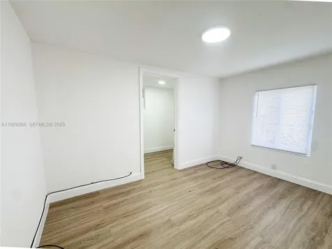 648 W 10th Street Riviera Beach FL 33404