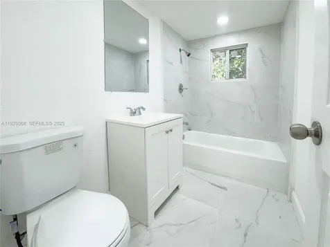 648 W 10th Street Riviera Beach FL 33404