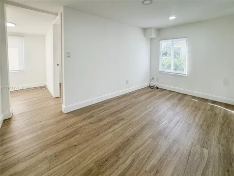 648 W 10th Street Riviera Beach FL 33404