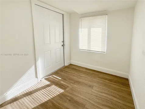 648 W 10th Street Riviera Beach FL 33404