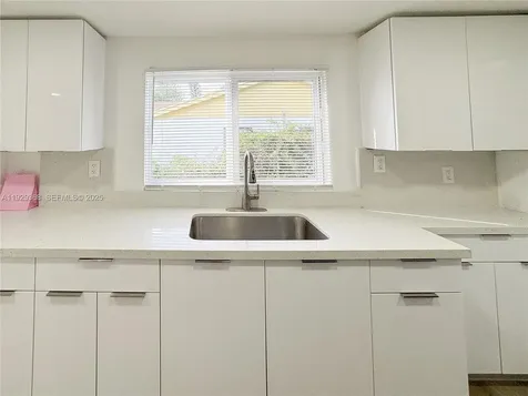 648 W 10th Street Riviera Beach FL 33404