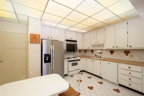 2851 NE 183rd Street Aventura FL 33160