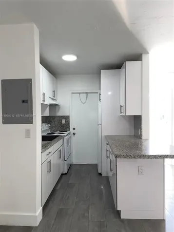 1895 Venice Park Drive Miami FL 33181