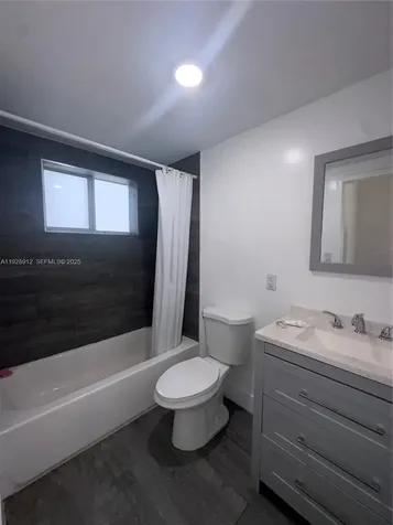 1895 Venice Park Drive Miami FL 33181