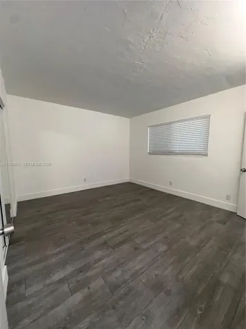 1895 Venice Park Drive Miami FL 33181