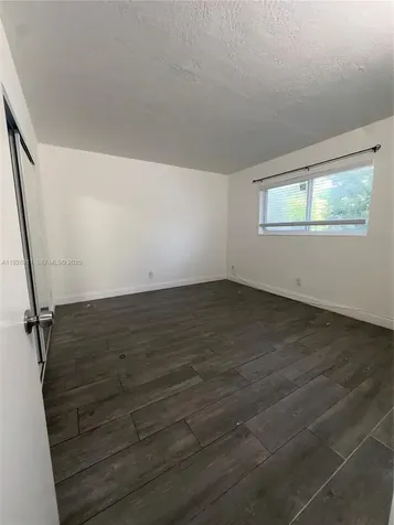 1895 Venice Park Drive Miami FL 33181