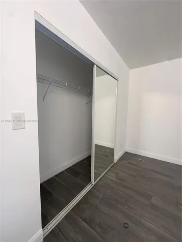 1895 Venice Park Drive Miami FL 33181