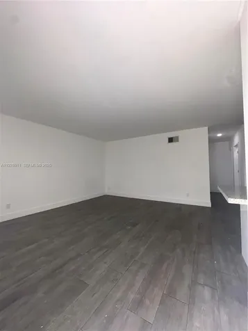 1895 Venice Park Drive Miami FL 33181
