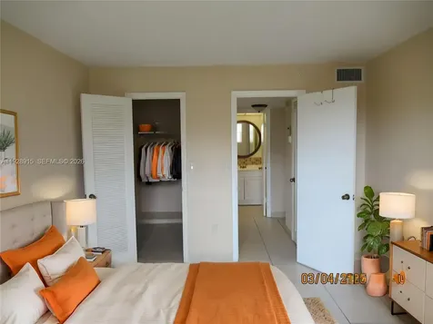 8285 Sunrise Lakes Boulevard Sunrise FL 33322