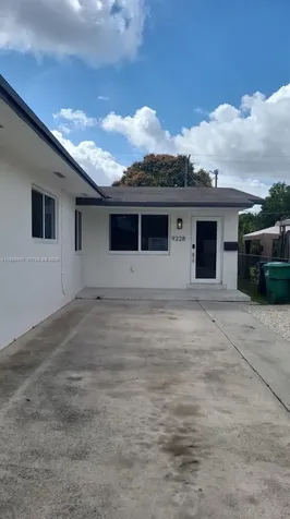 9228 SW 37th Street Miami FL 33165
