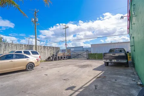 5201 NW 36th Avenue Miami FL 33142