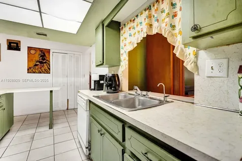 4781 NW 19th Court Lauderhill FL 33313