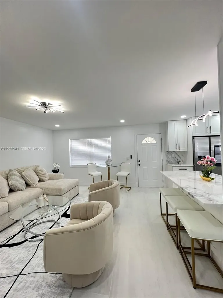 708 Normandy O Delray Beach FL 33484