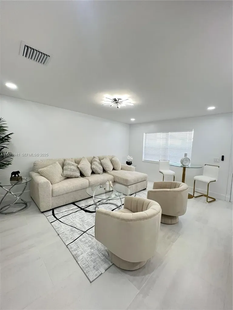 708 Normandy O Delray Beach FL 33484