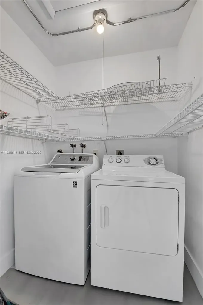 708 Normandy O Delray Beach FL 33484