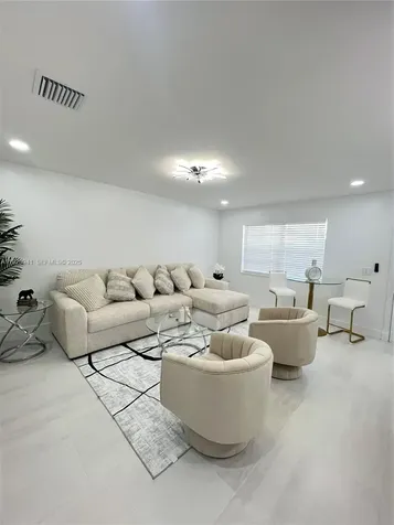 708 Normandy O Delray Beach FL 33484