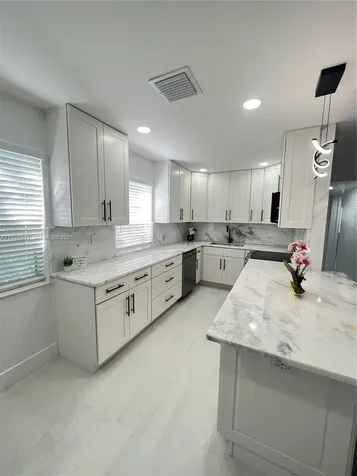 708 Normandy O Delray Beach FL 33484