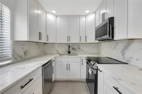 708 Normandy O Delray Beach FL 33484