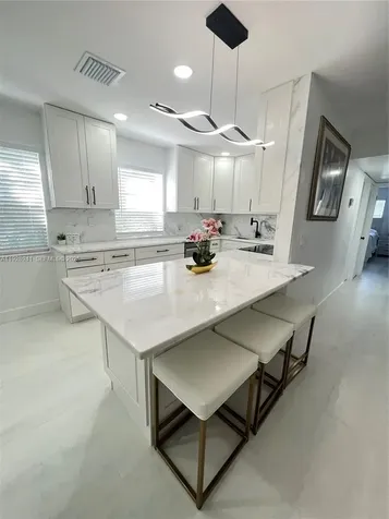 708 Normandy O Delray Beach FL 33484